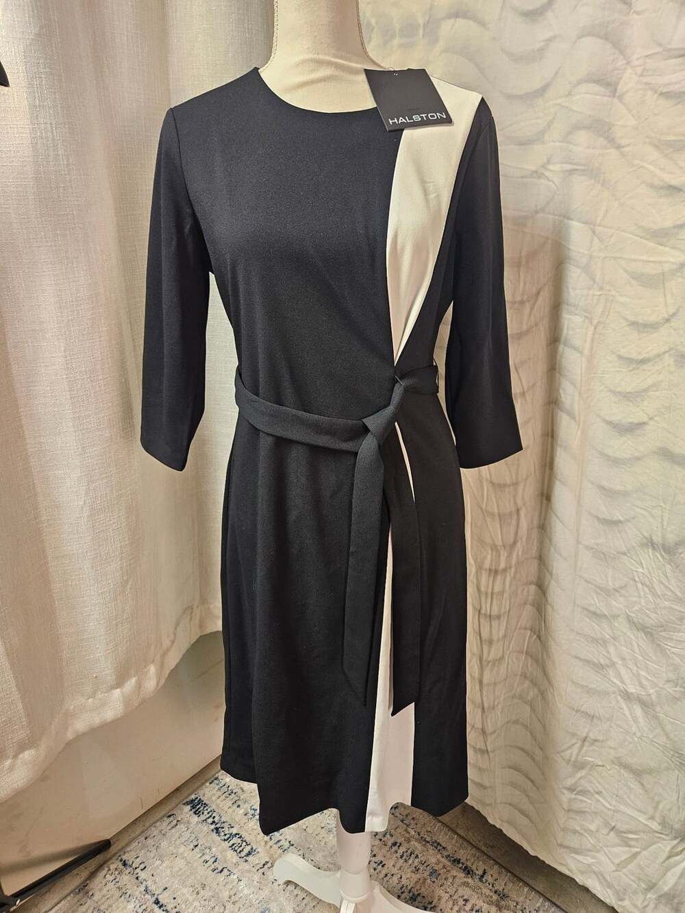 Halston Dress Size 4 Black White Colorblock Belted
